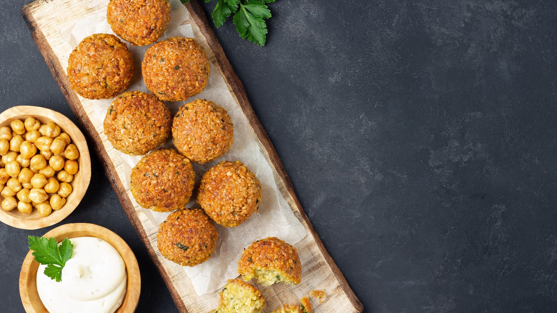 <span style="color:#ff9600;">Falafel</span><br><span style="font-size:40px">Crunchy, Healthy, Vegan, <br> Light, Crispy</span>